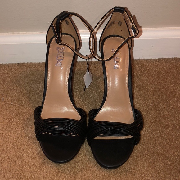 Brash Shoes - New in Box Size 8 Black strappy heels